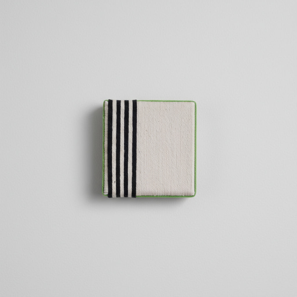 Design variant 2 - Stripes, cream & colour trim